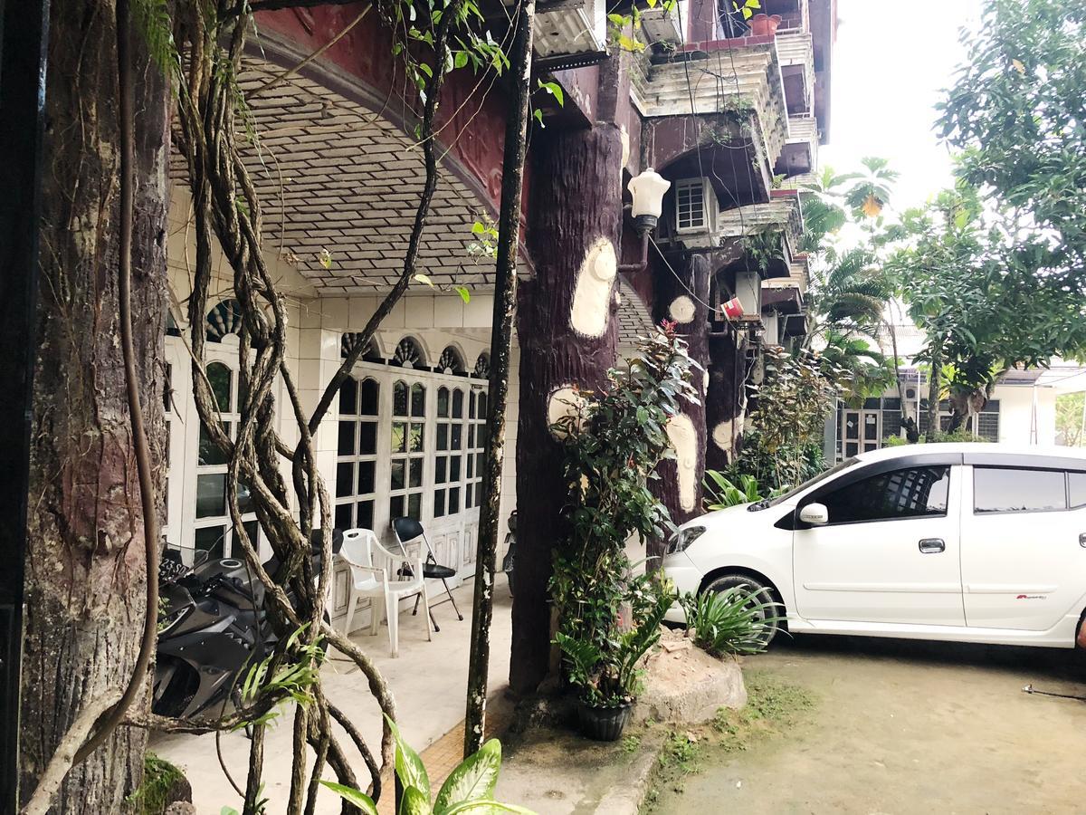 Hotel Pilihan Sorong Buitenkant foto