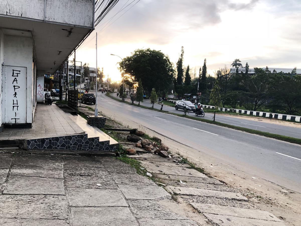 Hotel Pilihan Sorong Buitenkant foto